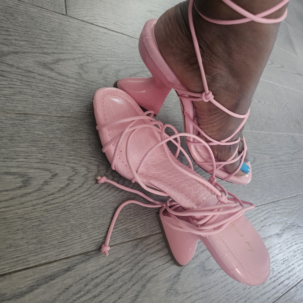 Shoes - Picture 3 of 7